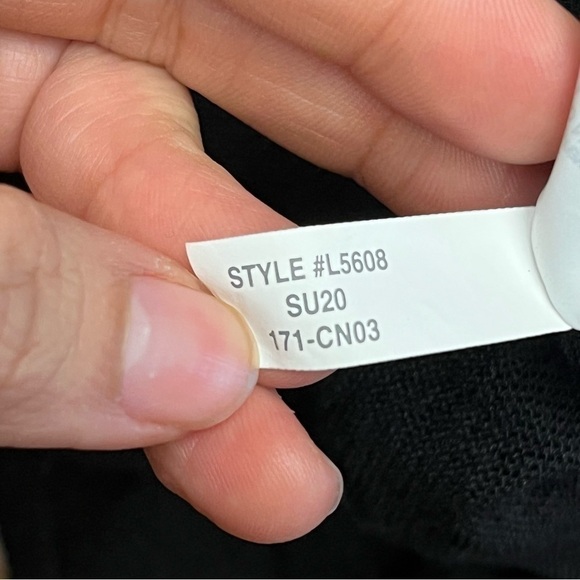 J. Crew V-neck sweater with side buttons in linen blend - Picture 4 of 8